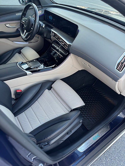 Mercedes-Benz EQC400 7 of 30