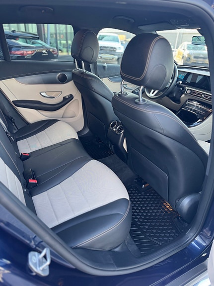 Mercedes-Benz EQC400 10 of 30