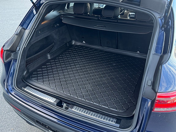 Mercedes-Benz EQC400 15 of 30
