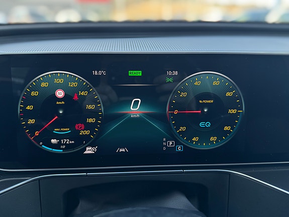 Mercedes-Benz EQC400 29 of 30