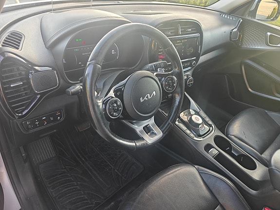 Kia e-Soul 10 of 22