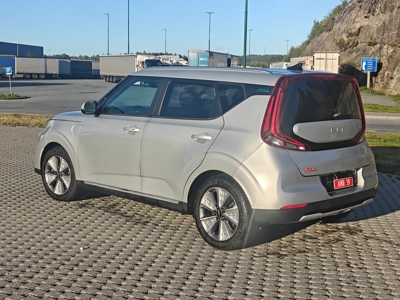 Kia e-Soul 3 of 22