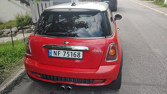 MINI Cooper S 5 of 12
