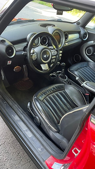 MINI Cooper S 7 of 12