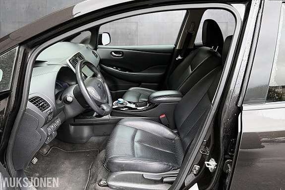 Nissan Leaf 9 of 18