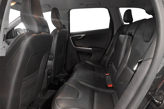 Volvo XC60 13 of 15