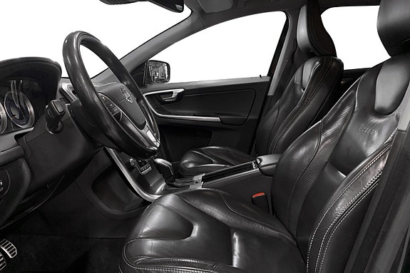 Volvo XC60 6 of 15