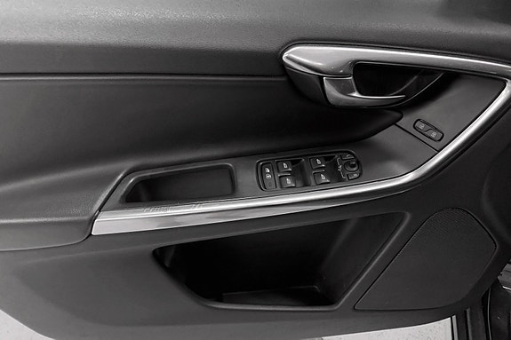 Volvo XC60 9 of 15