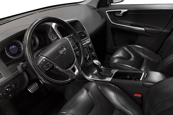 Volvo XC60 7 of 15