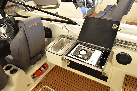 Knallpris! Uttern T65 White Pr. Edition m/Mercury F200 V6 //mye utstyr! 9 of 13