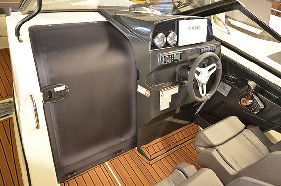 Knallpris! Uttern T65 White Pr. Edition m/Mercury F200 V6 //mye utstyr! 5 of 13