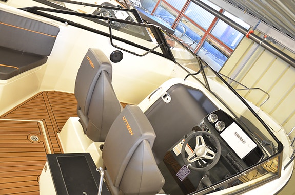 Knallpris! Uttern T65 White Pr. Edition m/Mercury F200 V6 //mye utstyr! 13 of 13