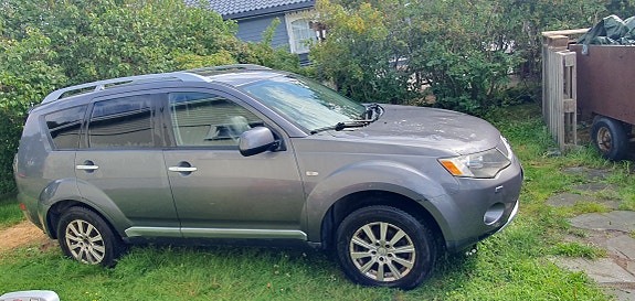 Mitsubishi Outlander 2 of 12