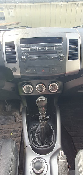 Mitsubishi Outlander 7 of 12