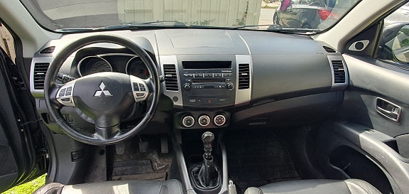 Mitsubishi Outlander 5 of 12