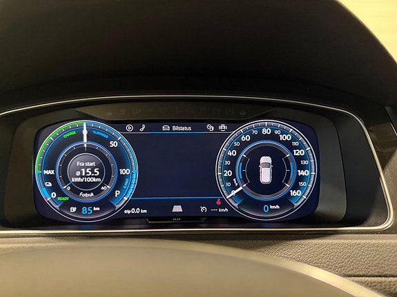 Volkswagen e-Golf VII 24 of 30