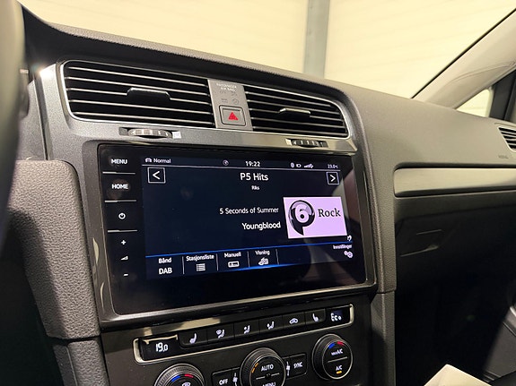Volkswagen e-Golf VII 30 of 30