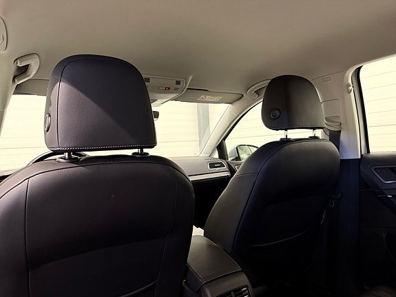 Volkswagen e-Golf VII 14 of 30