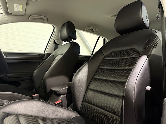 Volkswagen e-Golf VII 18 of 30