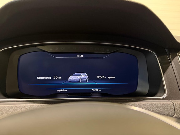 Volkswagen e-Golf VII 22 of 30