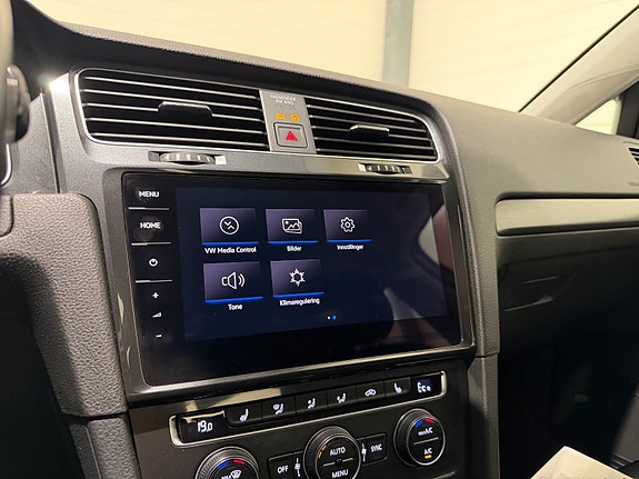 Volkswagen e-Golf VII 29 of 30