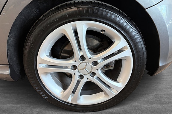 Mercedes-Benz A180 d 30 of 30