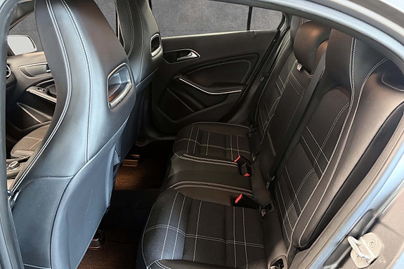 Mercedes-Benz A180 d 11 of 30