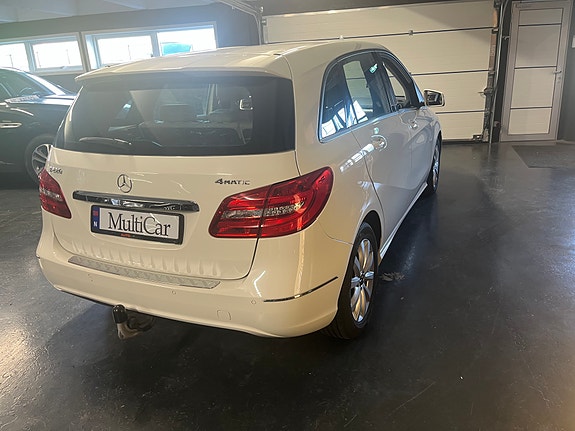 Mercedes-Benz B220 6 of 14