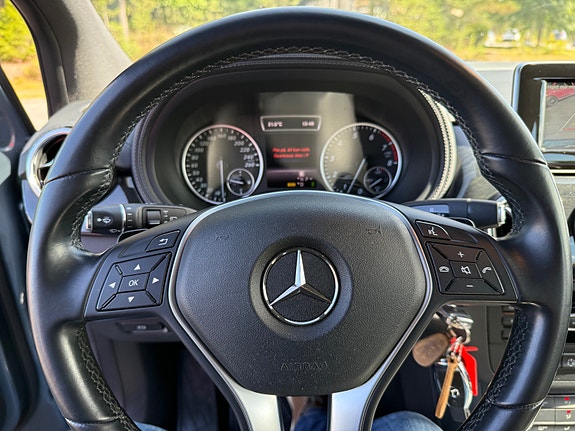 Mercedes-Benz E220 25 of 27