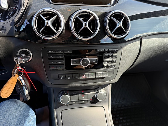 Mercedes-Benz E220 24 of 27