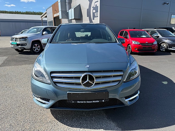Mercedes-Benz E220 8 of 27