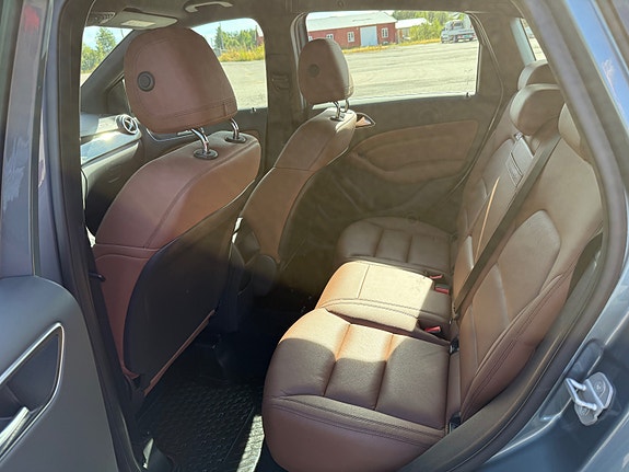 Mercedes-Benz E220 12 of 27