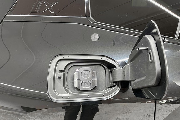 BMW iX 9 of 20