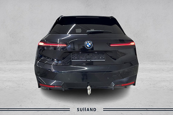 BMW iX 4 of 20