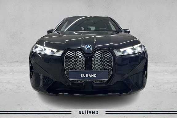 BMW iX 8 of 20