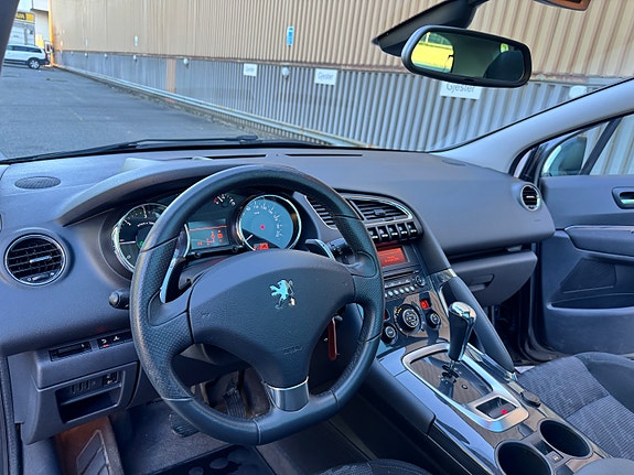 Peugeot 3008 8 of 29