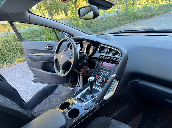 Peugeot 3008 12 of 29