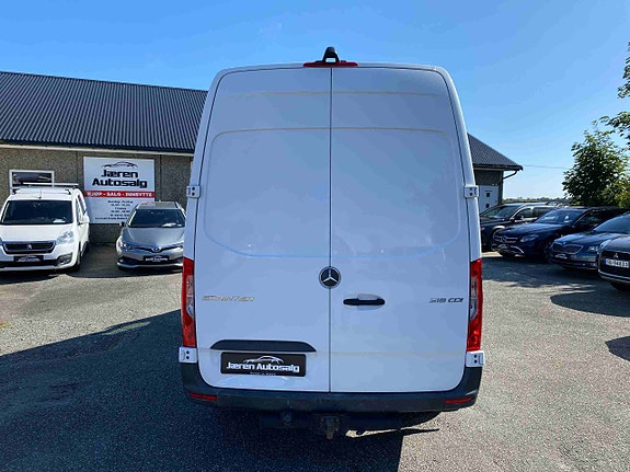 Mercedes-Benz Sprinter 319 4 of 24