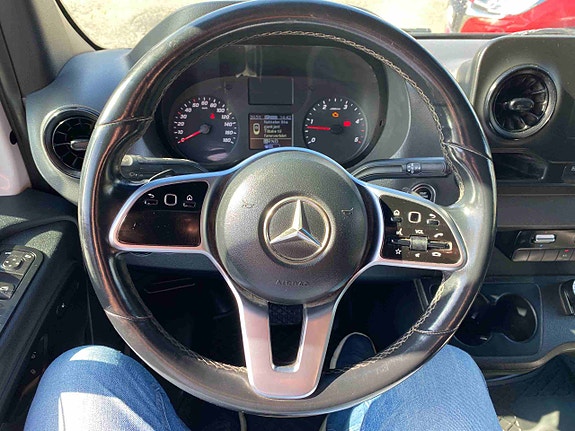 Mercedes-Benz Sprinter 319 12 of 24