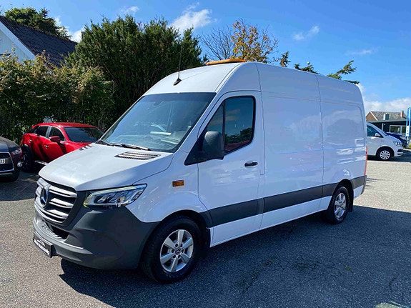 Mercedes-Benz Sprinter 319 8 of 24