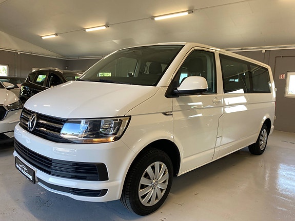 Volkswagen Kombi 8 of 22