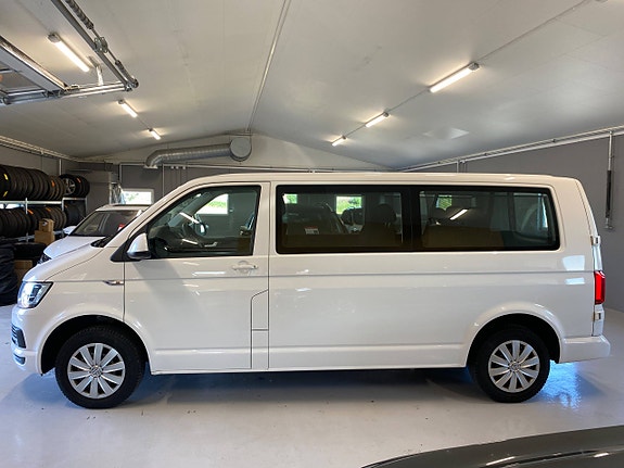 Volkswagen Kombi 7 of 22