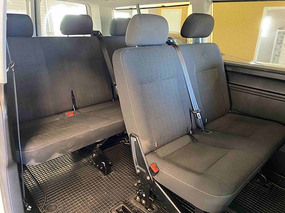 Volkswagen Kombi 13 of 22