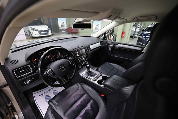 Volkswagen Touareg 30 of 30