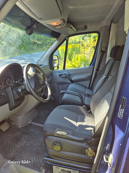 Mercedes-Benz Sprinter 319 2 of 10