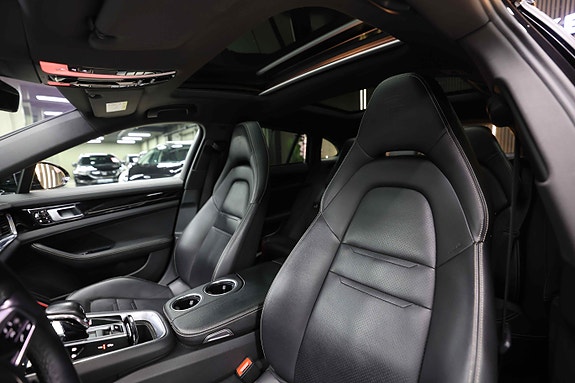 Porsche Panamera 4 30 of 30