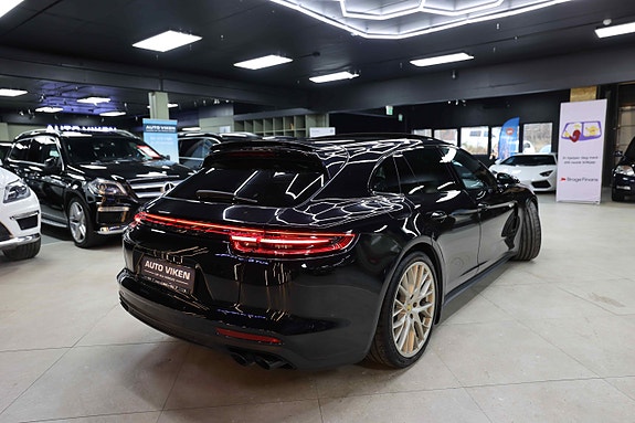 Porsche Panamera 4 8 of 30
