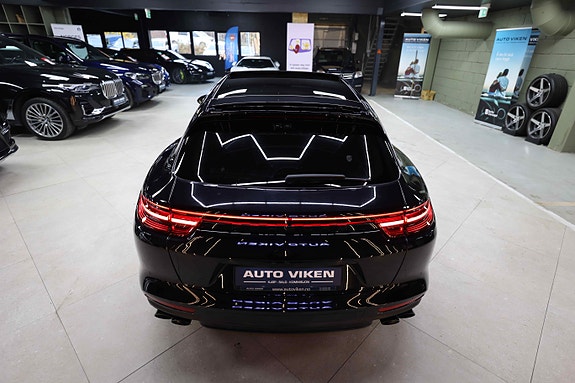 Porsche Panamera 4 15 of 30