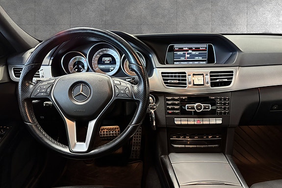 Mercedes-Benz E200 15 of 30