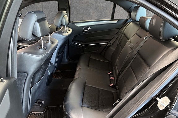 Mercedes-Benz E200 12 of 30